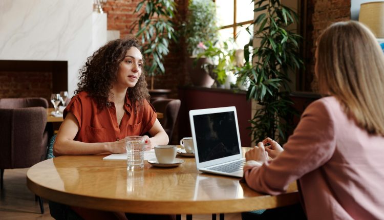 انتخاب کارمند مناسب: کلید موفقیت کارآفرینی